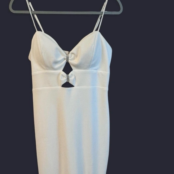 NWT Elegant White Strappy Dress - Picture 9 of 9